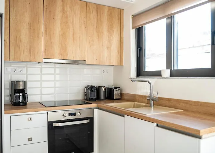 Irene\'S Sunny Apartment