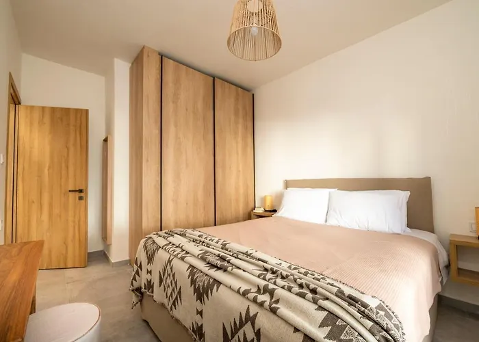 Irene\'S Sunny Apartment